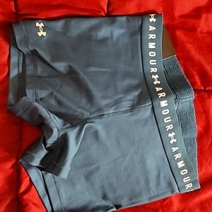 Under Armour Size M